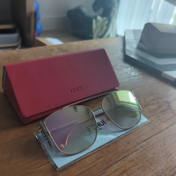 Fendi Gold Glasses with Red Case Fendi Gold Glasses with Red Case - www.joarbit.com main image 3